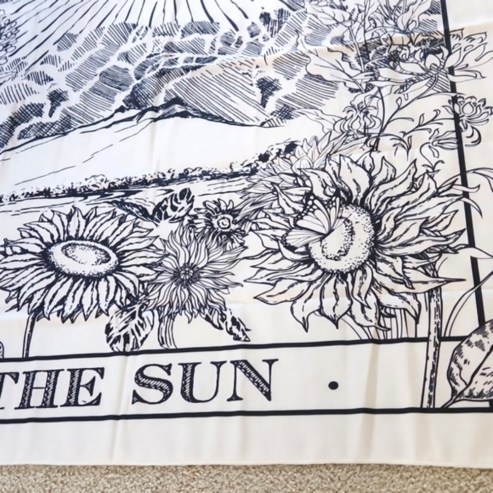 Off white & black graphic bohemian style sun floral nature tapestry. - Picture 7 of 10